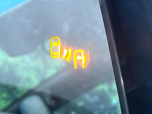 �y�u���C���h�X�|�b�g���[�j���O�z���s���A�h�A�~���[�̎��p�ɂȂ�₷���ӏ��Ɍ㑱�Ԃ��ڋ߂���ƃT�C�h�~���[�t�߂Ɍx����\���A�h���C�o�[�ɒ��ӊ��N�����Ă���܂��B