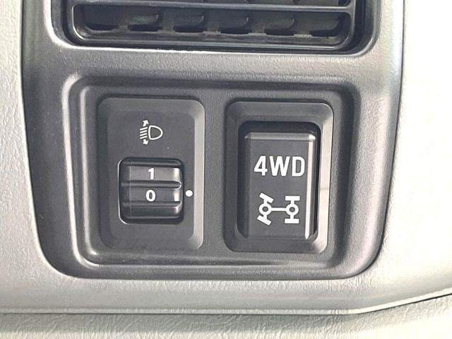 4WDのお車ですので、雪道でも安心です♪降雪地地域にお住まいの方以外にも、ウィンタースポーツが趣味の方や降雪地域へ帰省される機会がある方にもおすすめ!