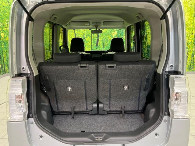 ���i�̂���������ʋ΁A���}���ɏ\���ȉ׎��X�y�[�X���m�ۂ��Ă���܂��B�Z�J���h�V�[�g��|���ƁA�傫�ȉו��̐ύڂ��\�ł���