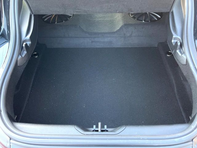 ���i�̂���������ʋ΁A���}���ɏ\���ȉ׎��X�y�[�X���m�ۂ��Ă���܂��B