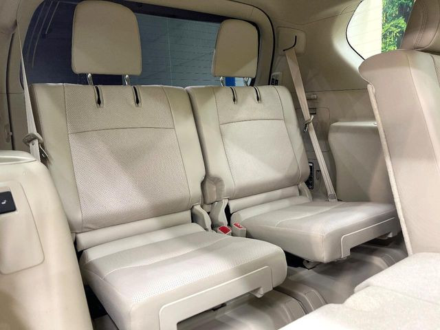 3列目シートはもちろん状態良好☆大人でもゆったりと座って頂けますので、大人数でのお出かけもラクラクです♪ご家族で、気の知れた仲間で、ドライブに行くのが楽しみですね♪