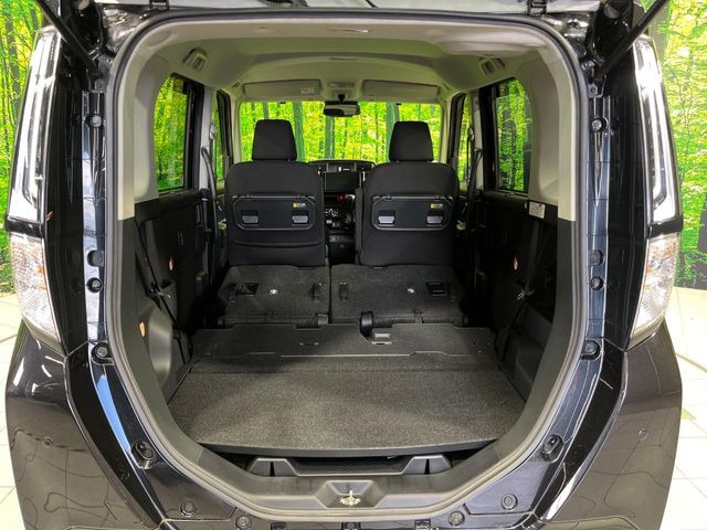 積み下ろしのしやすいデッキにはたっぷりと荷物を積み込んでいただけます。遊びから仕事まで、様々なシーンで頼れます♪