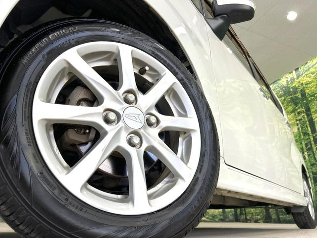 【純正14インチアルミホイール】外観にマッチした純正アルミホイールを装着しております。各種社外アルミホイールや、スタッドレスタイヤも取扱いしております。是非ご相談ください♪