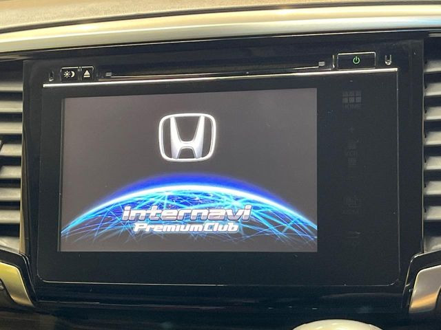 【純正ナビ】人気の純正ナビを装備。オーディオ機能も充実しており、Bluetooth接続すればお持ちのスマホやMP3プレイヤーの音楽を再生可能!毎日の運転がさらに楽しくなります!!