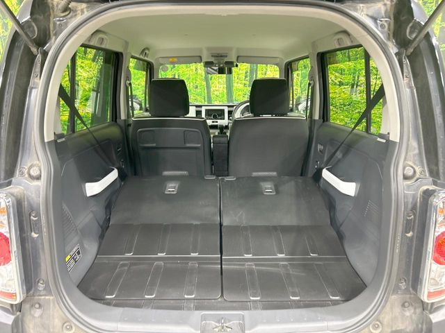 普段のお買い物や通勤、送迎等に十分な荷室スペースを確保しております。セカンドシートを倒すと、大きな荷物の積載も可能です♪