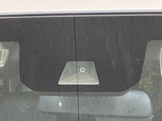 �y�z���_�Z���V���O�z���s���ɑO���̎ԗ�����F�����A�Փ˂������Ȏ��͌x��ƃu���[�L�ŏՓˉ���Ɣ�Q�y�����A�V�X�g�B�����S�Ƀh���C�u�����y���݂��������܂��B