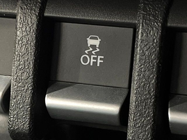 �y������h�~���u�z�ԗ��̉���������m����ƁA�����I�Ɏԗ��̐i�s������ۂ悤�Ɏԗ��𐧌䂵�܂��B�J�̓��ȂǊ���₷���H�ʏ󋵂ł����S�ȉ^�]���\�ł��B