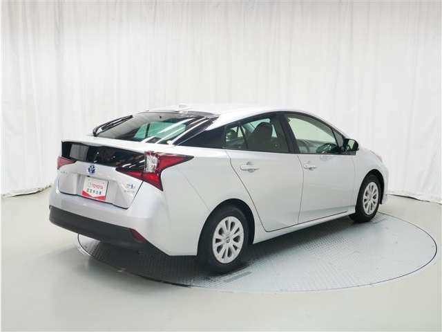 プリウス1.8 S E-Four 4WD