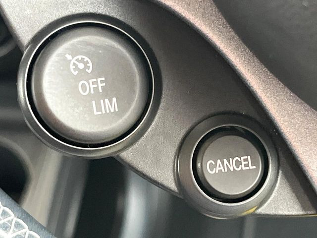 ●オートクルーズコントロール:高速道路や自動車専用道路等にて、定速巡航が可能となる便利な機能です。長距離移動の際でも疲れにくく便利にお使いいただけます♪