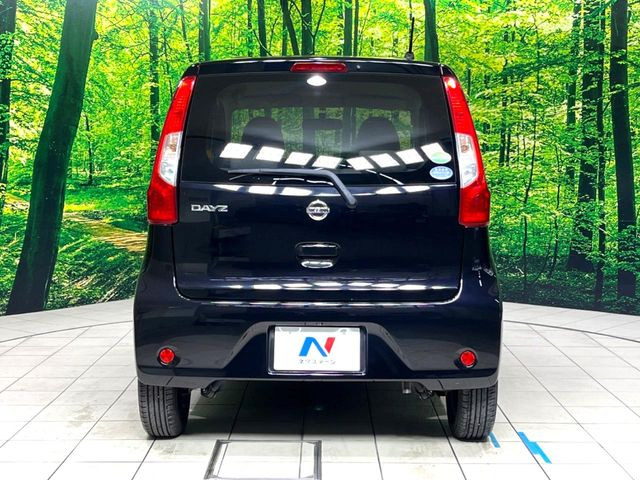 安心の最長10年・走行無制限保証(有償)をご用意。保証内容も充実はもちろん、無料点検&オイル交換や、年中無休の全国・24時間ロードサービスも付帯されておりますのでご安心下さい。