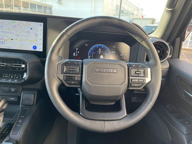 �y�����v�����X�e�A�����O�z�㎿�Ȋv���g�p���邱�ƂŁA��ɂ����������݂ƂĂ��^�]���₷���n���h���ł���