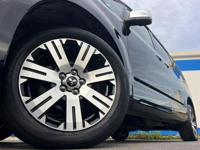 �y�����A���~�z�C�[���z�O�ςɃ}�b�`���������A���~�z�C�[���𑕒����Ă���܂��B�e��ЊO�A���~�z�C�[����A�X�^�b�h���X�^�C�����戵�����Ă���܂��B���񂲑��k����������