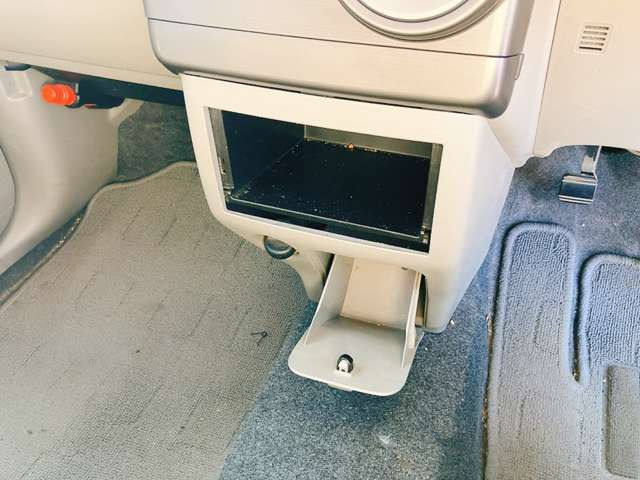 ���Ђ̔̔����邨�Ԃ̉��i�т�39.8���~�𒆐S�Ɏ�葵���Ă���܂��B