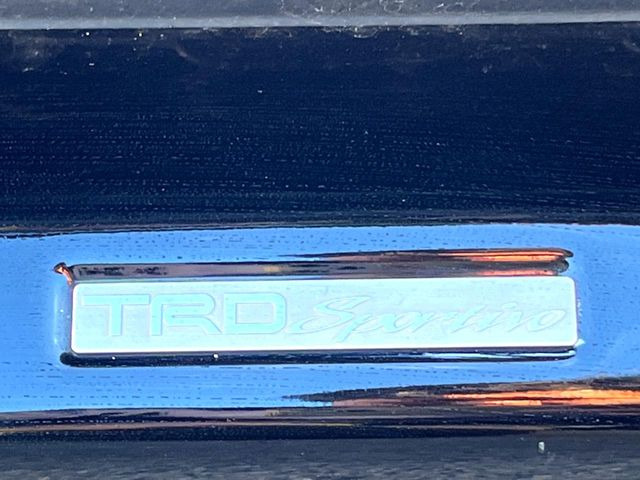 【TRDエアロ】人気のTRDエアロを装備!クルマの外観がよりスタイリッシュになり、街中で存在感あふれる1台に♪将来買い替える時にもリセールに影響しやすく、価値ある人気の装備です!