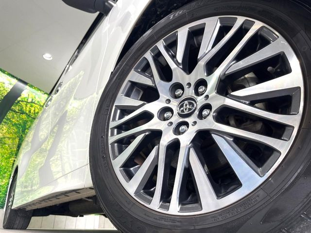 �y����18�C���`�A���~�z�C�[���z�O�ςɃ}�b�`���������A���~�z�C�[���𑕒����Ă���܂��B�e��ЊO�A���~�z�C�[����A�X�^�b�h���X�^�C�����戵�����Ă���܂��B���񂲑��k����������