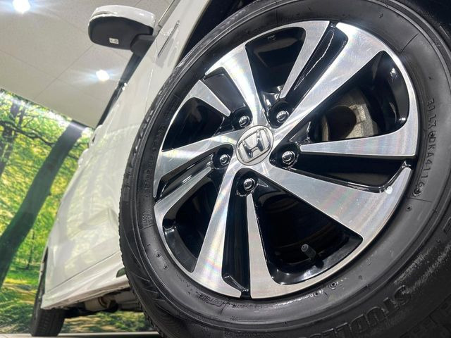 �y����15�C���`�A���~�z�C�[���z�O�ςɃ}�b�`���������A���~�z�C�[���𑕒����Ă���܂��B�e��ЊO�A���~�z�C�[����A�X�^�b�h���X�^�C�����戵�����Ă���܂��B���񂲑��k����������