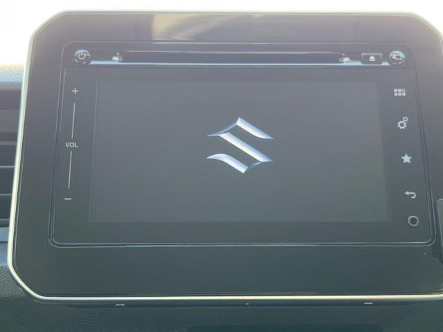 【メーカー純正ナビ】インテリアに溶け込むスタイリッシュな「専用設計」メーカーナビを装備♪視認性や操作性など基本性能にも優れ、より上質なカーライフをお楽しみいただけます。