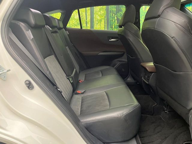 後部座席も気になるようなキズ・汚れやへたり等、大きなダメージはなく、良好な状態です。