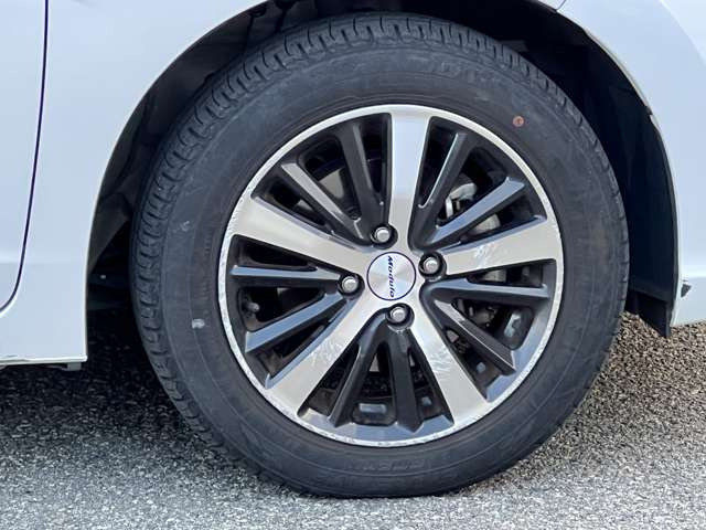 弊社は、お客さまのニーズにお応え出来るよう、豊富な車種を取り揃えております。お乗り換えの際も、是非、よろしくお願いいたします。