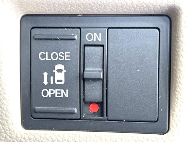 �y�p���[�X���C�h�h�A�z�X�}�[�g�L�[��^�]�Ȃ̃X�C�b�`�ŃX���C�h�h�A�̊J���\���d��������͂����ăh�A���J����K�v�������A���������q�l�ł��A�d���ו��������Ă��鎞�����N�ɊJ���߂ł��܂���