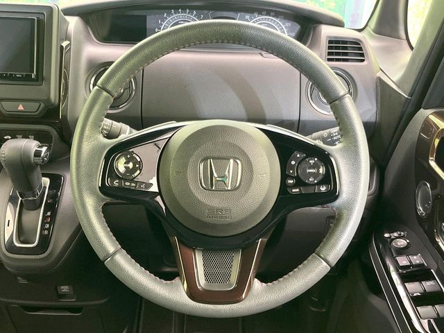 �y�����v�����X�e�A�����O�z�㎿�Ȋv���g�p���邱�ƂŁA��ɂ����������݂ƂĂ��^�]���₷���n���h���ł���