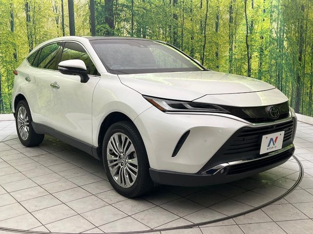 高透明度のガラス皮膜で撥水はもちろん、上質なツヤ・光沢を実現。紫外線や酸性雨から大切な愛車を保護し、色あせ・劣化を防止。「弾スプラッシュコート」、「弾プリミッサコート」からお選びいただけます。