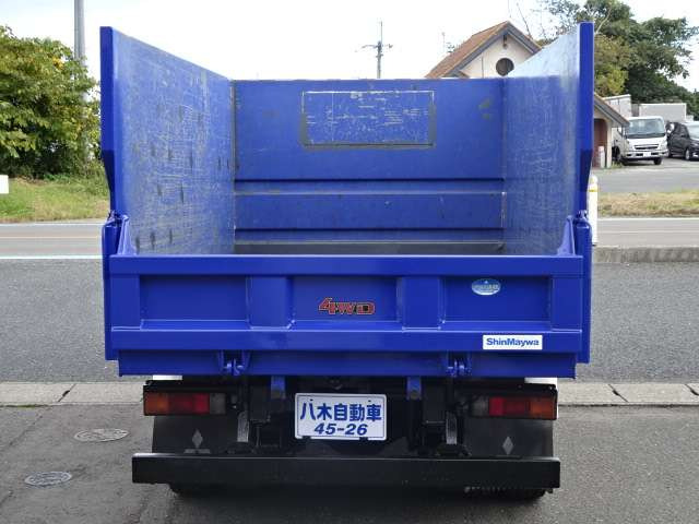 キャンター4.9 ダンプ 全低床 DX ディーゼル 4WD