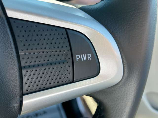 ��[PWR]�X�C�b�`���{�^����ON�ɂ���ƃA�N�Z���y�_���̓��ݍ��݂������ł���]�����オ�肢�����͋��������Ă���܂�!