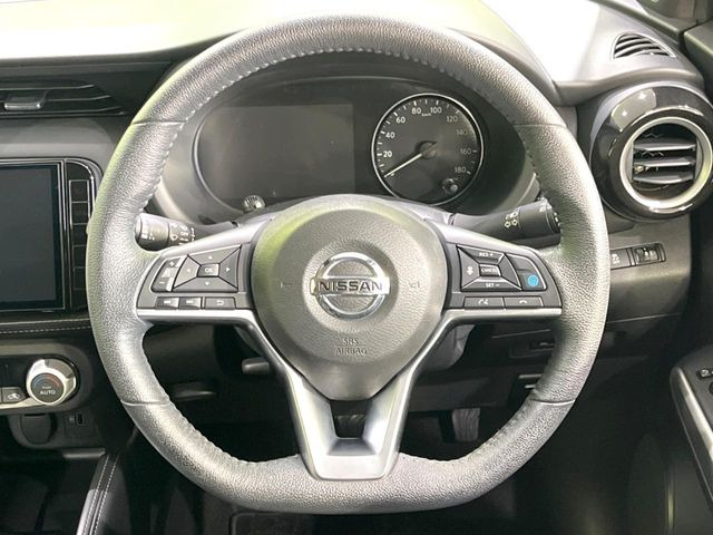 �y�X�e�A�����O�X�C�b�`�z�^�]���A�O������ڐ������炷���ƂȂ��A�I�[�f�B�I���̑��삪�\�ȕ֗��@�\!���S&���K�ȃh���C�u�����o���Ă���܂���