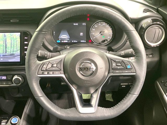 �y�����v�����X�e�A�����O�z�㎿�Ȋv���g�p���邱�ƂŁA��ɂ����������݂ƂĂ��^�]���₷���n���h���ł���