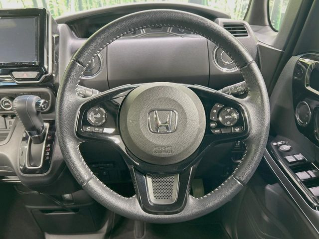 �y�����v�����X�e�A�����O�z�㎿�Ȋv���g�p���邱�ƂŁA��ɂ����������݂ƂĂ��^�]���₷���n���h���ł���