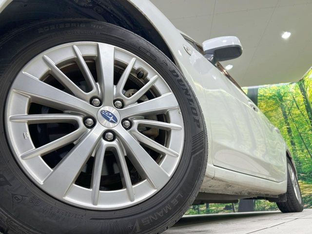 【純正アルミホイール】外観にマッチした純正アルミホイールを装着しております。各種社外アルミホイールや、スタッドレスタイヤも取扱いしております。是非ご相談ください♪