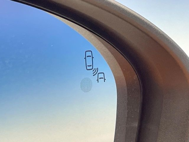 ���u���C���h�A�V�X�g�Z���T�[:���p����̎Ԃ����m���A�h���C�o�[���Ԑ��ύX���s���ۂɁA�x�����Ƌ��ɒ��ӂ𑣂��Ă������S�x���@�\�ł�!