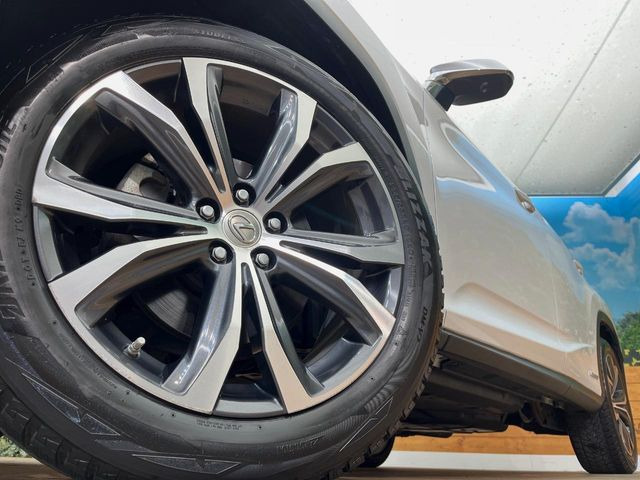 【純正20インチアルミホイール】外観にマッチした純正アルミホイールを装着しております。各種社外アルミホイールや、スタッドレスタイヤも取扱いしております。是非ご相談ください♪