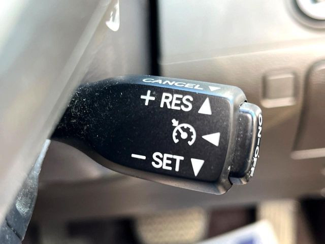 �y�N���[�Y�R���g���[���z�������H�����N���N���s�B�A�N�Z���𗣂��Ă���葬�x�ő��s���ł��A�������^�]���̕��S���y��!�����E�������ȒP�ȃX�C�b�`����Œ����ł��܂��B