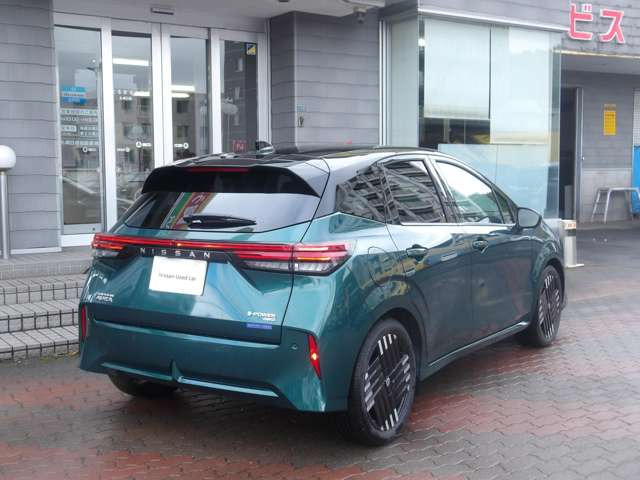 ノートオーラ1.2 G FOUR レザーエディション 4WD