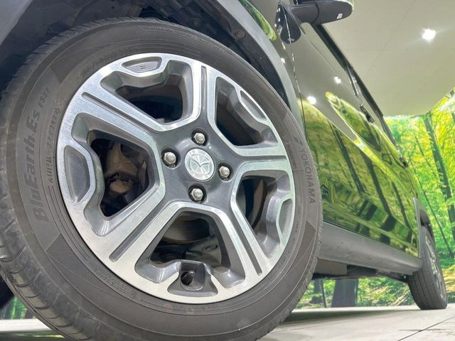 【純正アルミホイール】外観にマッチした純正アルミホイールを装着しております。各種社外アルミホイールや、スタッドレスタイヤも取扱いしております。是非ご相談ください♪