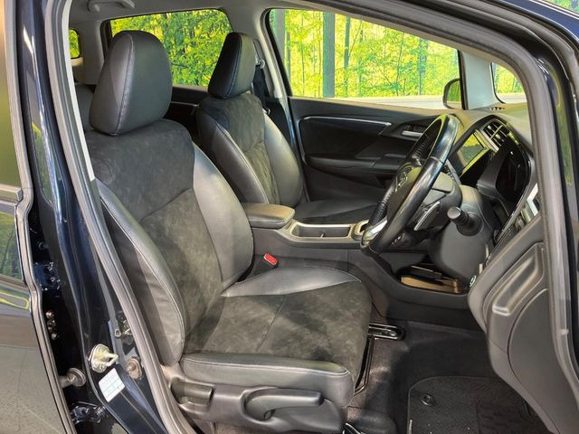 �y�n�[�t���U�[�V�[�g�z�������ƍ���S�n�𗼗������l�C�̃V�[�g���w�ʁE���ʂ̃t�@�u���b�N�f�ނ́A�ʋC���̗ǂ��⊊��ɂ����ɗD��Ă��܂��B�C���╞���ɍ��E���ꂸ���K�ɂ���肢�������܂��B