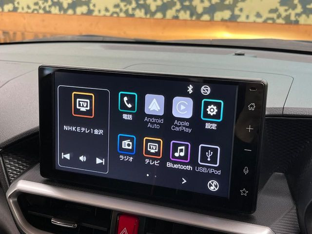 �y9�C���` �f�B�X�v���C�I�[�f�B�I�z���ʃf�B�X�v���C�ւ������̃X�}�[�g�t�H���ƘA�g���āA�i�r��bluetooth�ł̉��y�Đ����\�ł���f�U�C���͂�����񑀍쐫���ǍD!�ʓr�i�r�@�\�̎�t�\�ł���