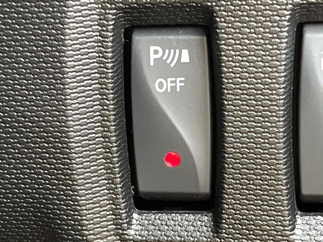 ●クリアランスソナー:センサーと障害物とのおおよその距離を検知し、障害物の位置と距離を知らせてくれる安全装備です!