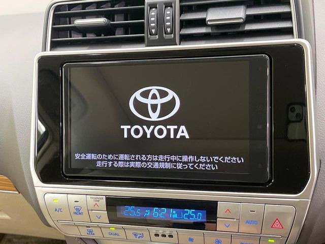 【純正ナビ】人気の純正ナビを装備。オーディオ機能も充実しており、Bluetooth接続すればお持ちのスマホやMP3プレイヤーの音楽を再生可能!毎日の運転がさらに楽しくなります!!