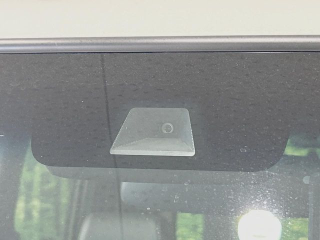 �y�z���_�Z���V���O�z���s���ɑO���̎ԗ�����F�����A�Փ˂������Ȏ��͌x��ƃu���[�L�ŏՓˉ���Ɣ�Q�y�����A�V�X�g�B�����S�Ƀh���C�u�����y���݂��������܂��B