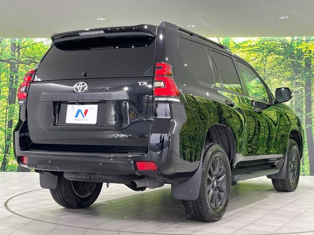 ☆全国のネクステージからお取り寄せが可能※!遠方の店舗に展示してあるクルマが気になる場合も、最寄りの店舗でご覧いただくことが可能です!是非私たちに要望をお聞かせください!※別途費用