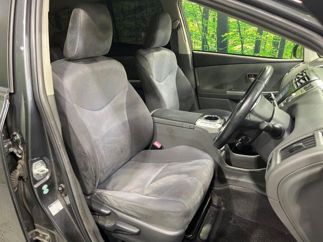 運転席シート廻りは使用感も少なく、良好な状態となっています。丁寧に使われていたことがよくわかりますね。