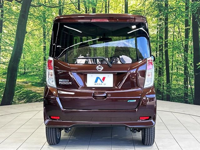 安心の最長10年・走行無制限保証(有償)をご用意。保証内容も充実はもちろん、無料点検&オイル交換や、年中無休の全国・24時間ロードサービスも付帯されておりますのでご安心下さい。