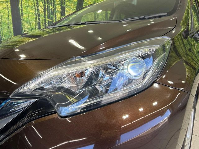 �yLED�w�b�h���C�g�z���V����ԑ��s�����ǍD�Ȏ��E���m�ۂ����S���ĉ^�]�ł��鍂�P�xLED�w�b�h���C�g�𑕔�!�_�����x�������A����d�͂��}�����Ă��܂��B