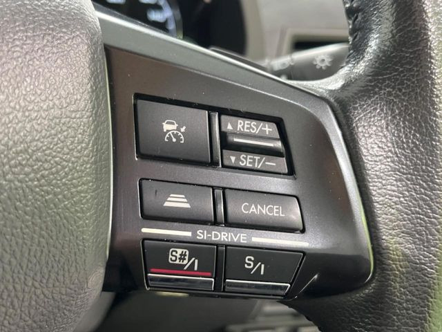 【全車速追従機能付クルーズコントロール】高速道路での長距離走行が楽に!!自動で速度を保つクルーズコントロールが、衝突軽減システムと連携し、前方の車両を感知して車間を保つように速度調節してくれます!!