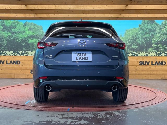 安心の最長10年・走行無制限保証(有償)をご用意。保証内容も充実はもちろん、無料点検&オイル交換や、年中無休の全国・24時間ロードサービスも付帯されておりますのでご安心下さい。