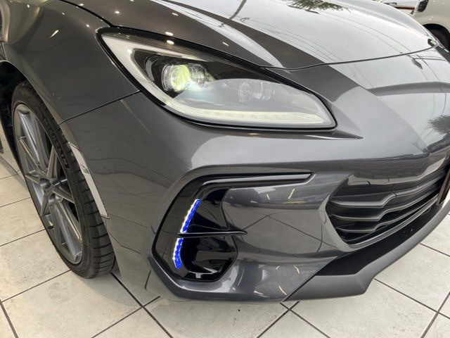 �yLED�w�b�h���C�g�z���V����ԑ��s�����ǍD�Ȏ��E���m�ۂ����S���ĉ^�]�ł��鍂�P�xLED�w�b�h���C�g�𑕔�!�_�����x�������A����d�͂��}�����Ă��܂��B