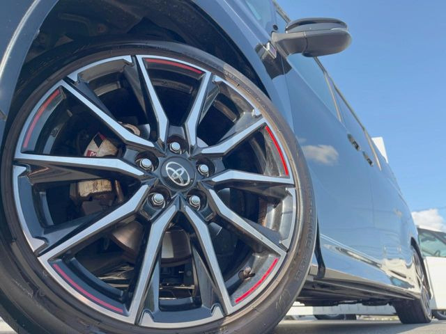 �y�����A���~�z�C�[���z�O�ςɃ}�b�`���������A���~�z�C�[���𑕒����Ă���܂��B�e��ЊO�A���~�z�C�[����A�X�^�b�h���X�^�C�����戵�����Ă���܂��B���񂲑��k����������